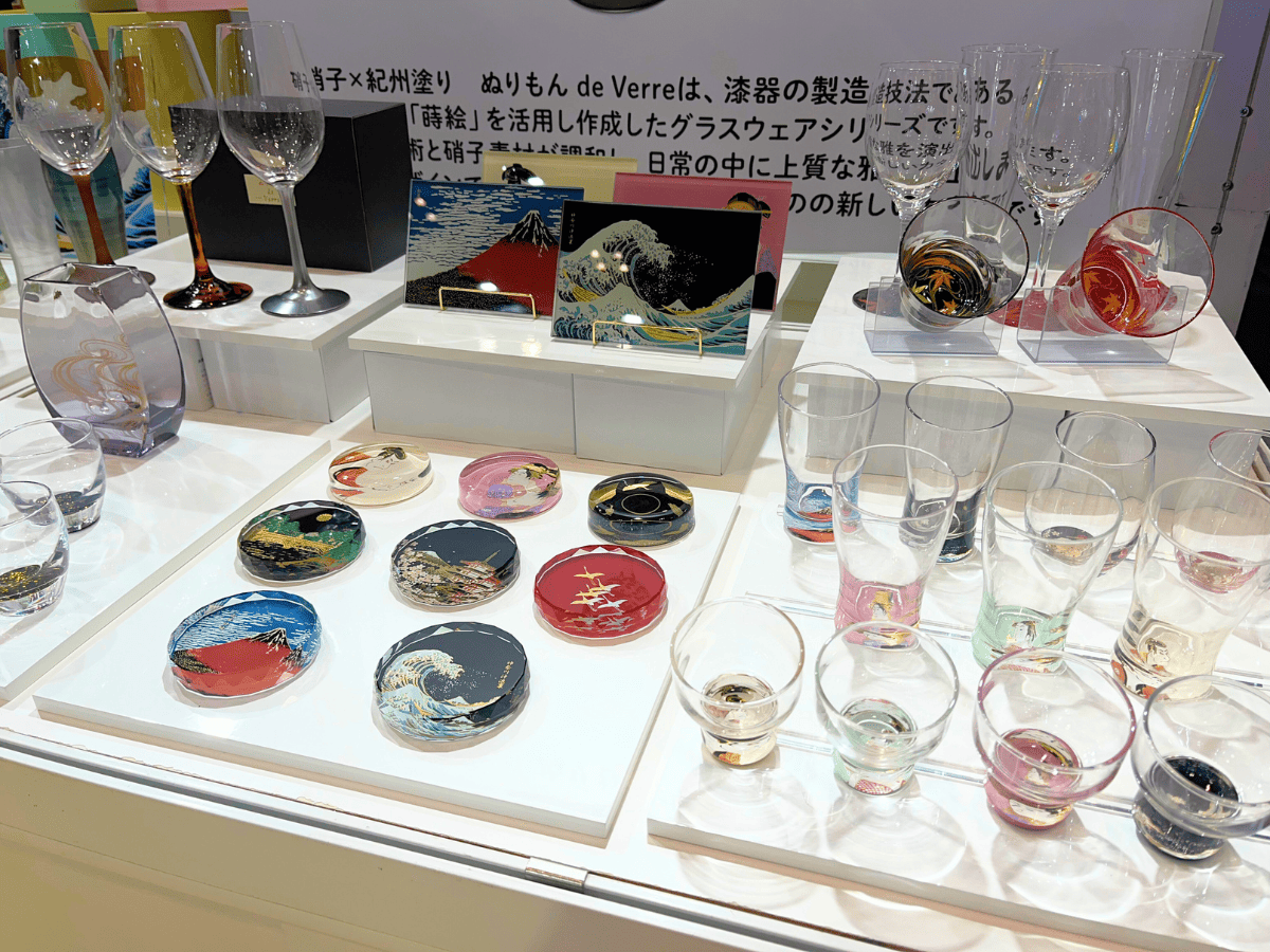 インバウンド向けに大人気の蒔絵シリーズ(中西工芸株式会社)