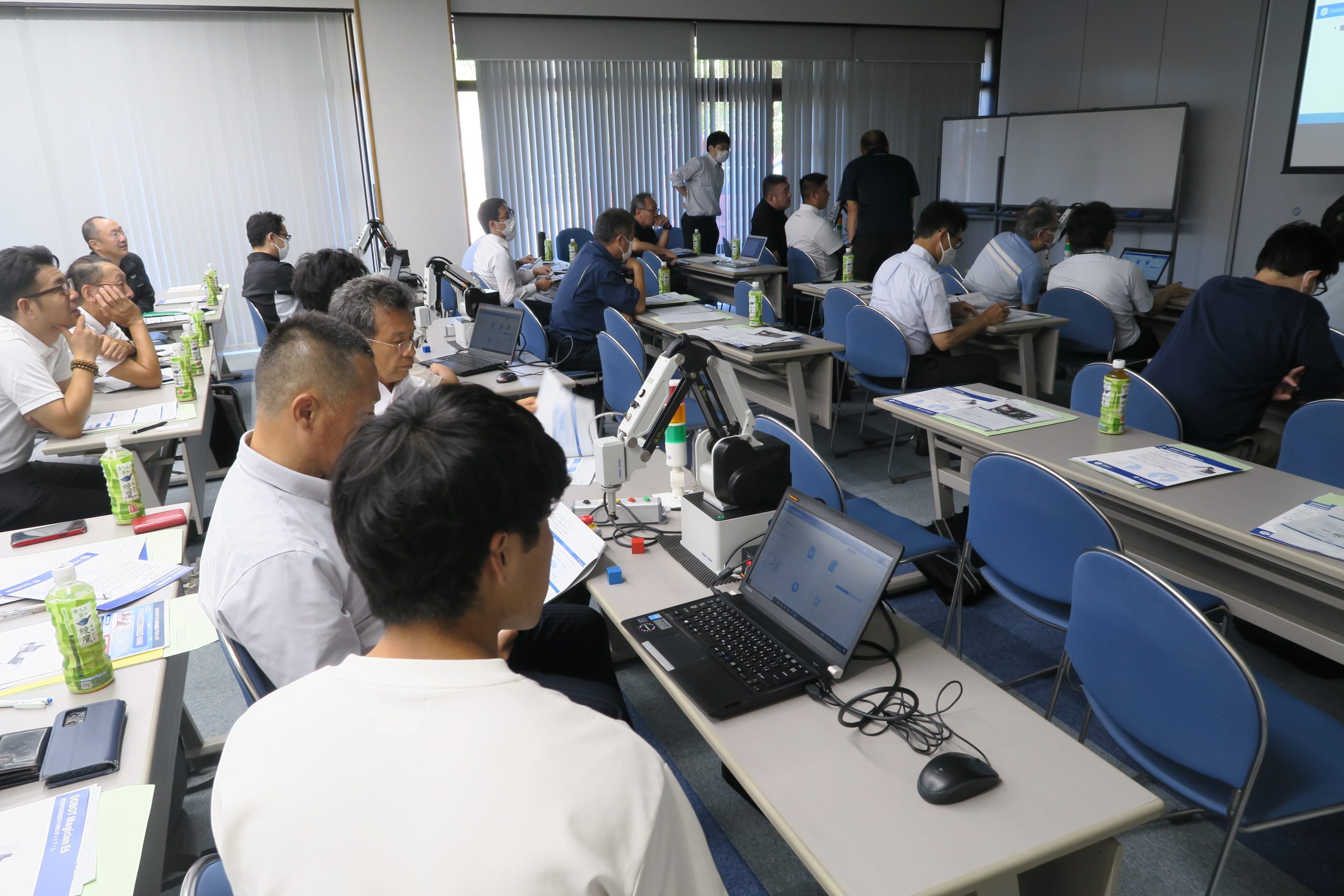 和歌山ロボットテクノロジー研究会での企業のデモ