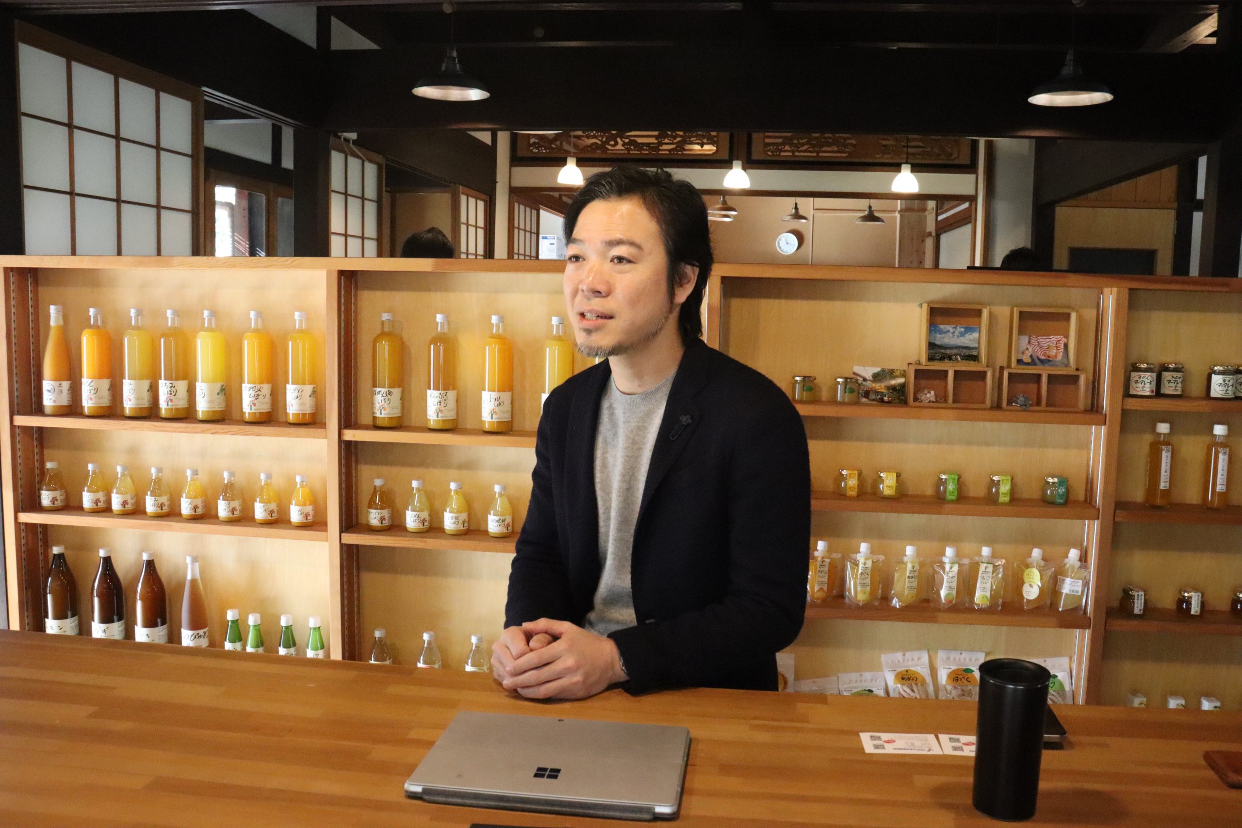 インタビューに応じる伊藤社長。大切にしている心得は「当たり前のことを当たり前にやる」