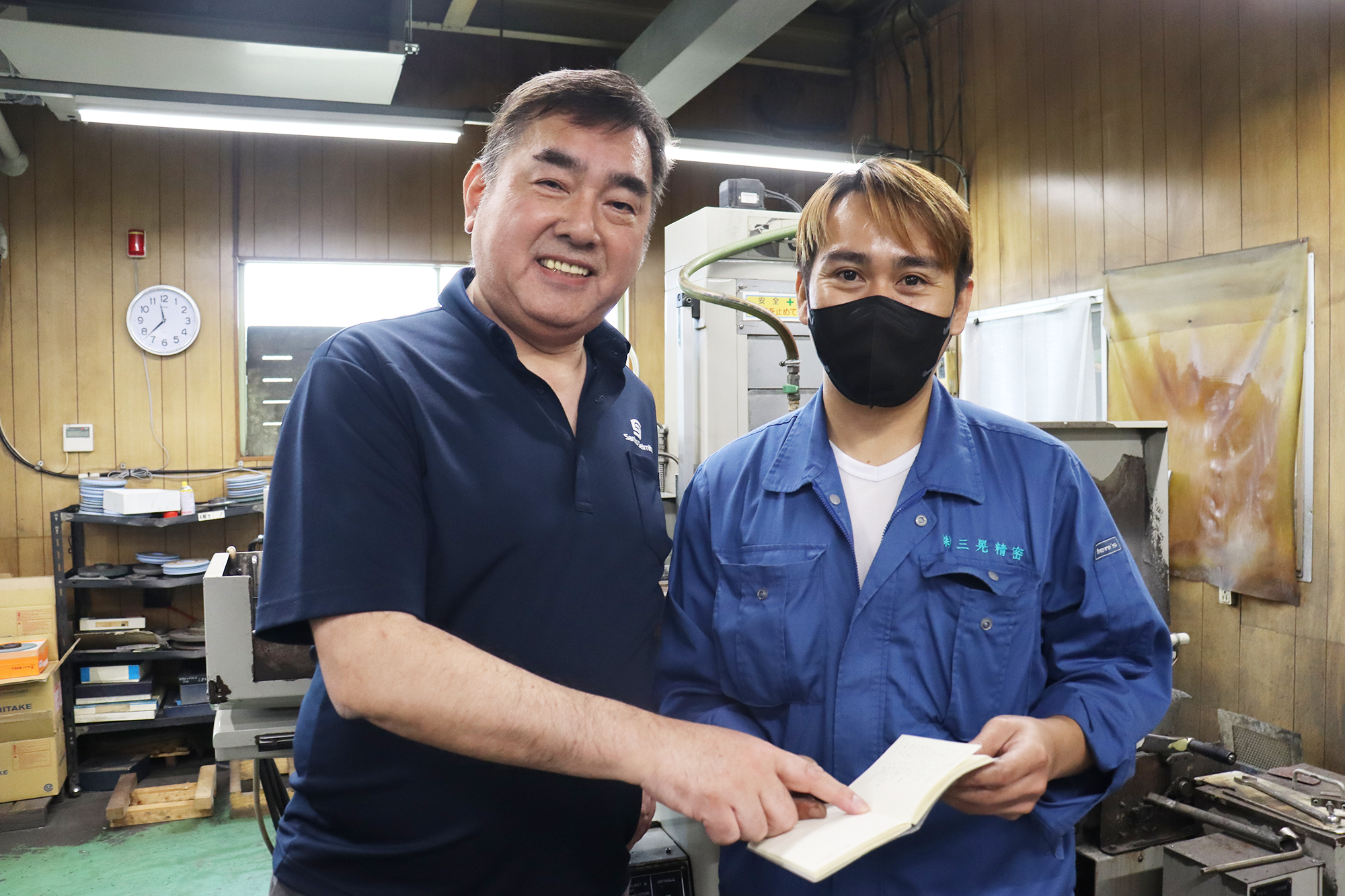 インドネシア人のダニィさん。早く日本で働きたく、現地の教育大学を卒業後、九州のラーメン屋で働く。技術を身につけるため、三晃精密に入社