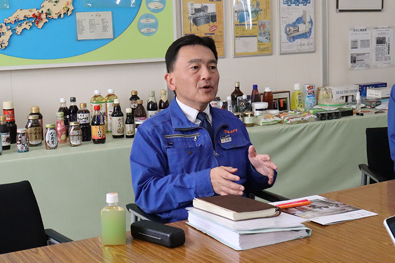 インタビューに応じる髙橋社長。仕事をする上での心得は「大切なことは何度も繰り返し伝えること」と教えてくれた。